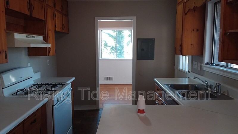 8937 Glendale Dr - Photo 5 of 19