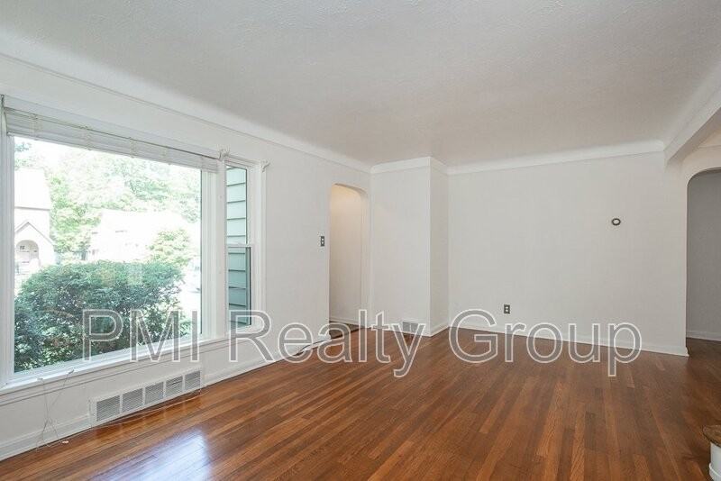 1547 Sherbrook Rd - Photo 6 of 36