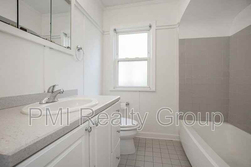 1547 Sherbrook Rd - Photo 7 of 36