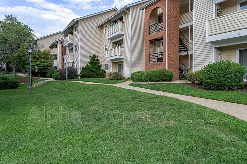 2601 Duncan Chapel Rd #J202 - Photo 2 of 21