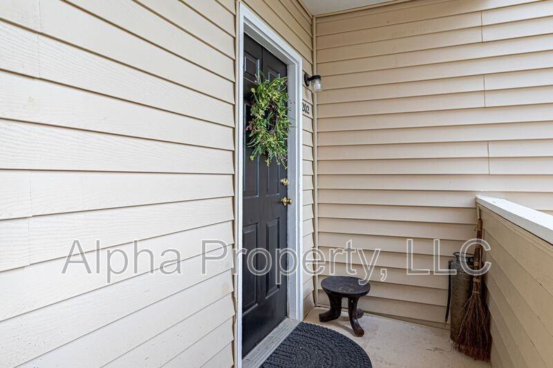 2601 Duncan Chapel Rd #J202 - Photo 4 of 21