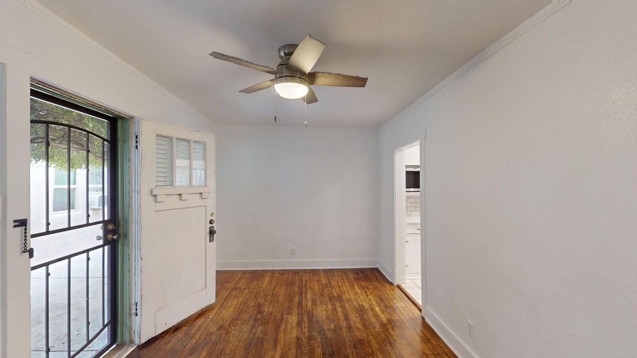 803 Marquette Ave Nw - Photo 2 of 43