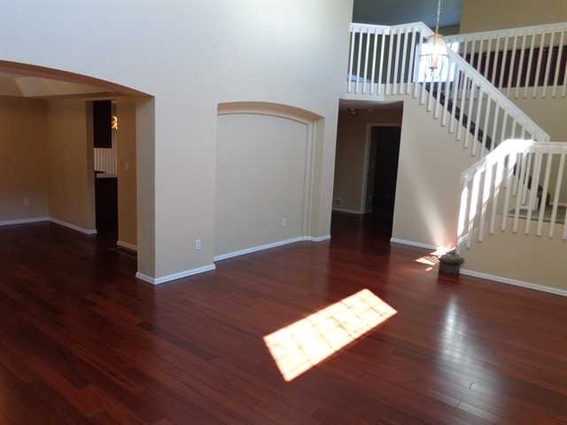 13985 Elm St - Photo 3 of 30