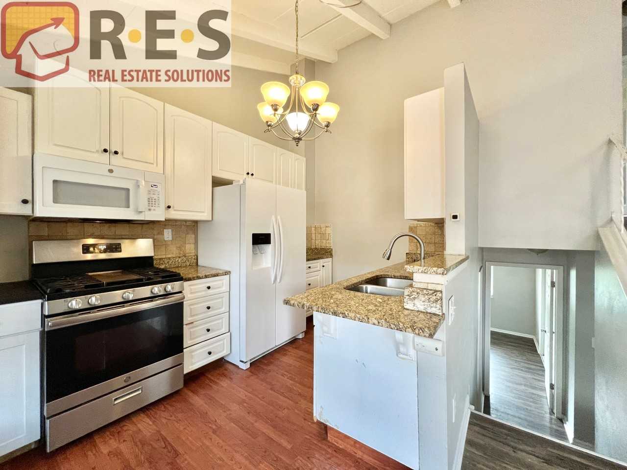 979 S Miller Way - Photo 2 of 14