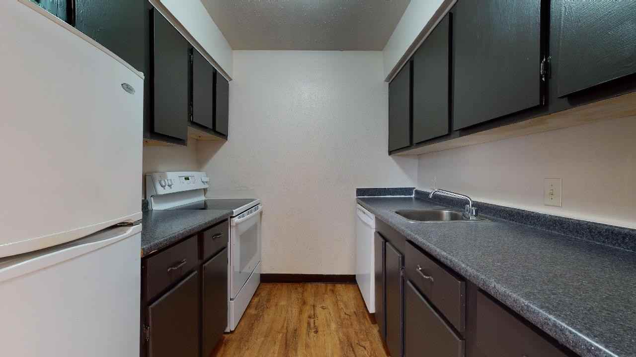 1803 Potomac Pl - Photo 4 of 21