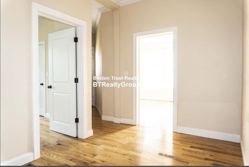 52 Townsend St #1 - Photo 3 of 10