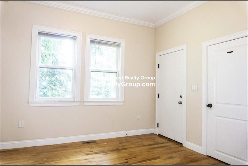 52 Townsend St #1 - Photo 4 of 10