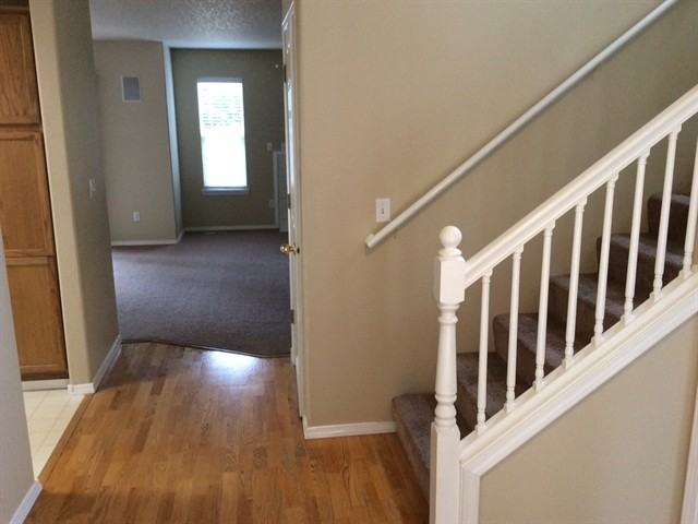 4604 NE 56th St - Photo 2 of 6