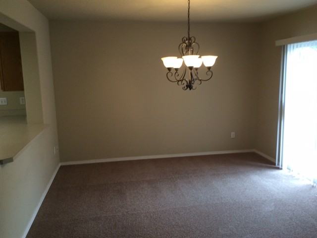 4604 NE 56th St - Photo 3 of 6