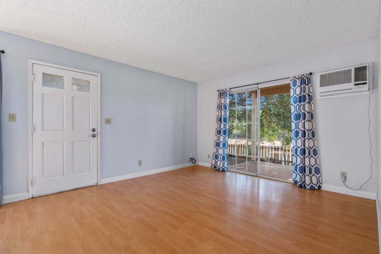 140 Uwapo Rd #106 - Photo 3 of 32