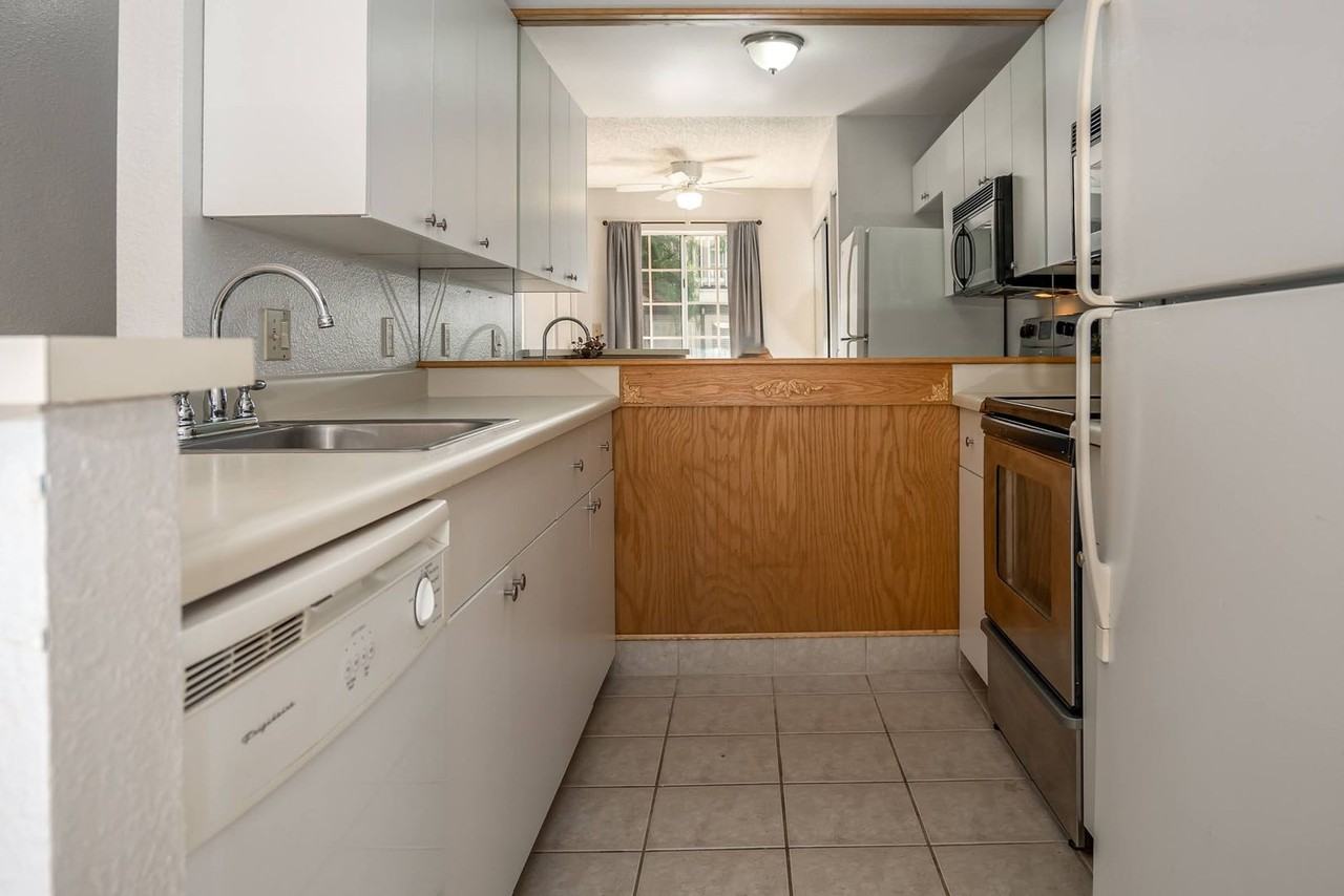 140 Uwapo Rd #106 - Photo 7 of 32