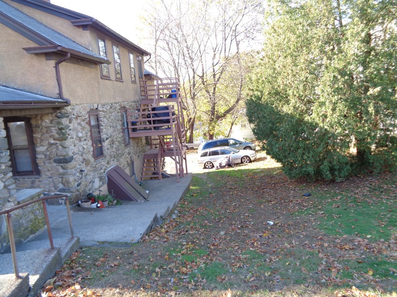 111 Lansing Street - Photo 3 of 21