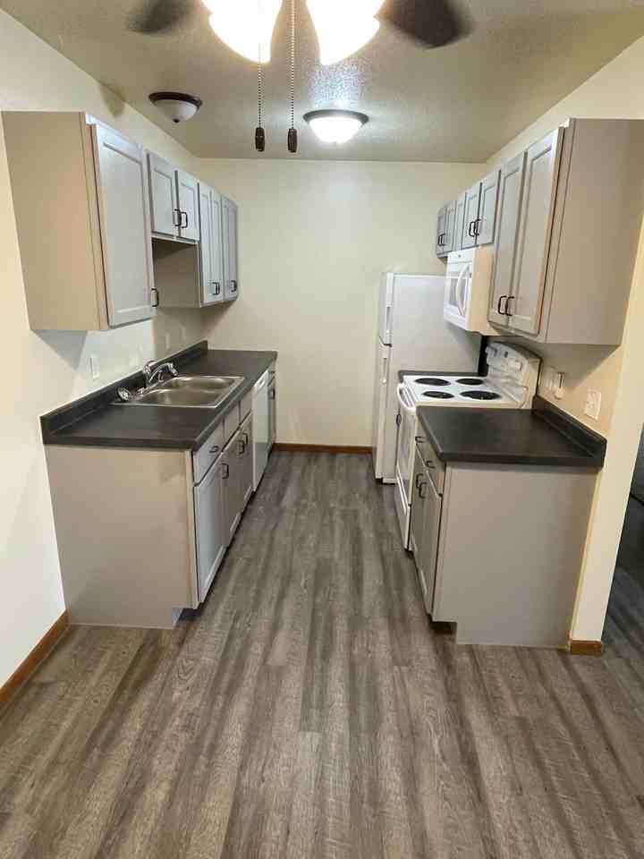 North Country Apartments - Photo 3 of 32