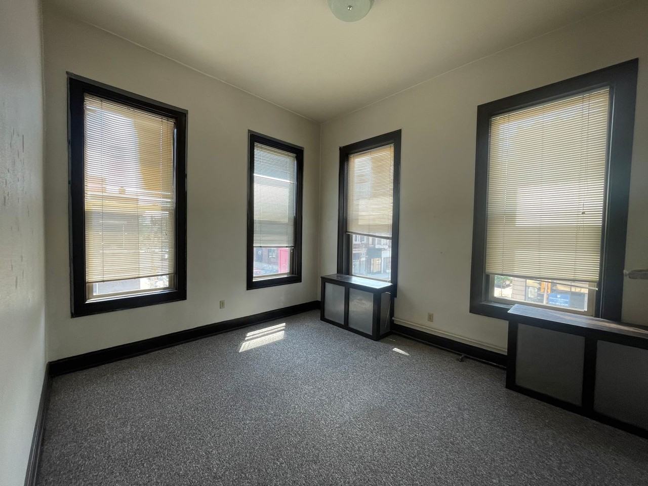 632 W Historic Mitchell St - Photo 4 of 10