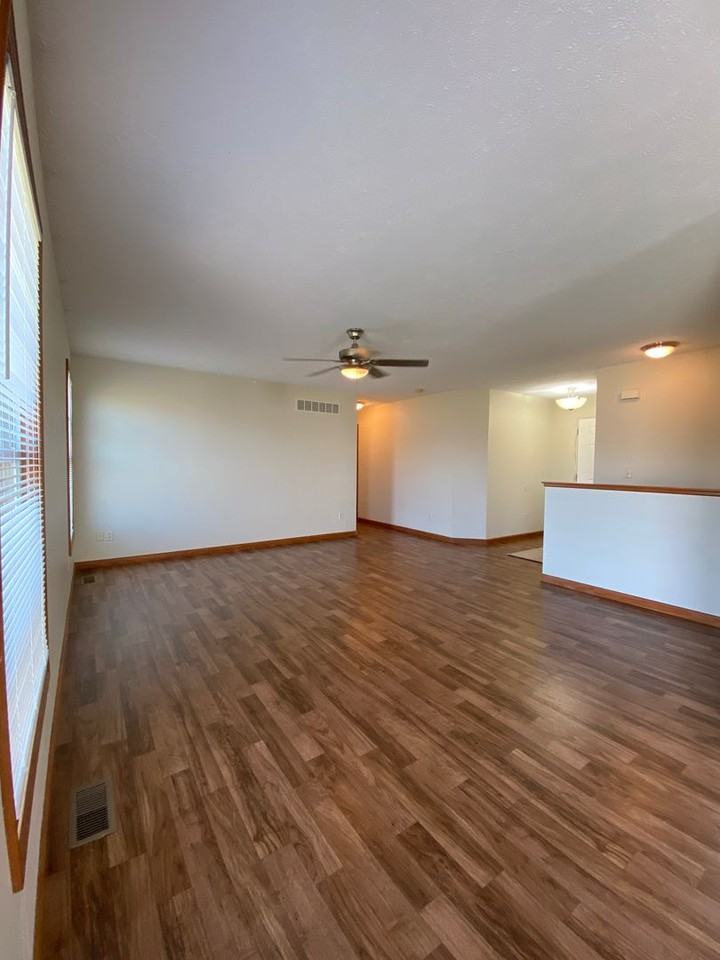 18347 Gyr Ct - Photo 2 of 13