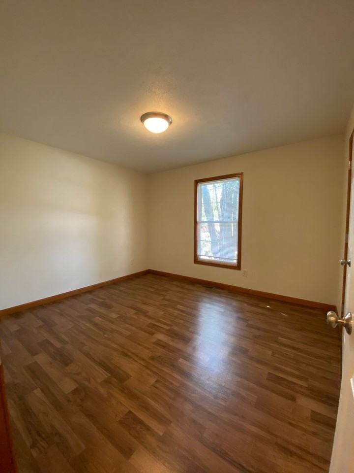 18347 Gyr Ct - Photo 7 of 13