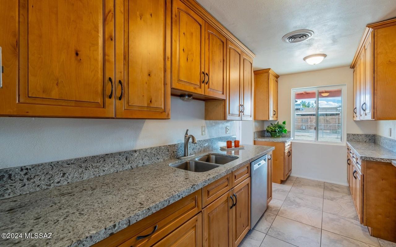 6152 East 24th Street - Photo 2 of 6