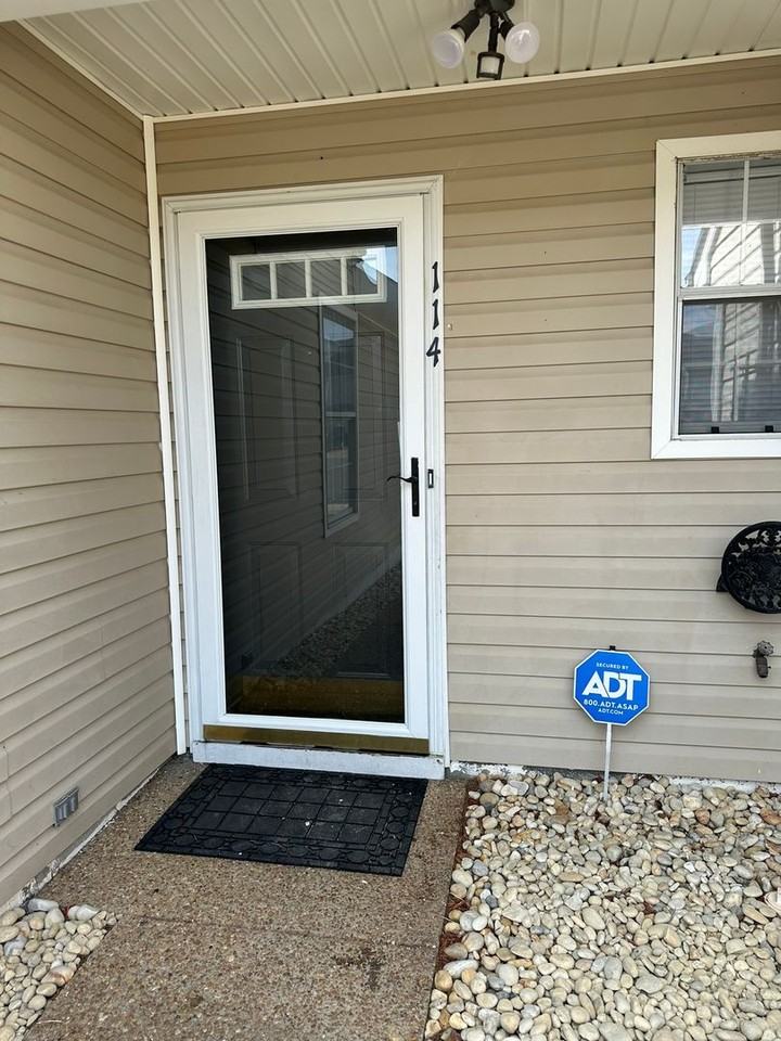 114 Majestic Dr - Photo 2 of 15