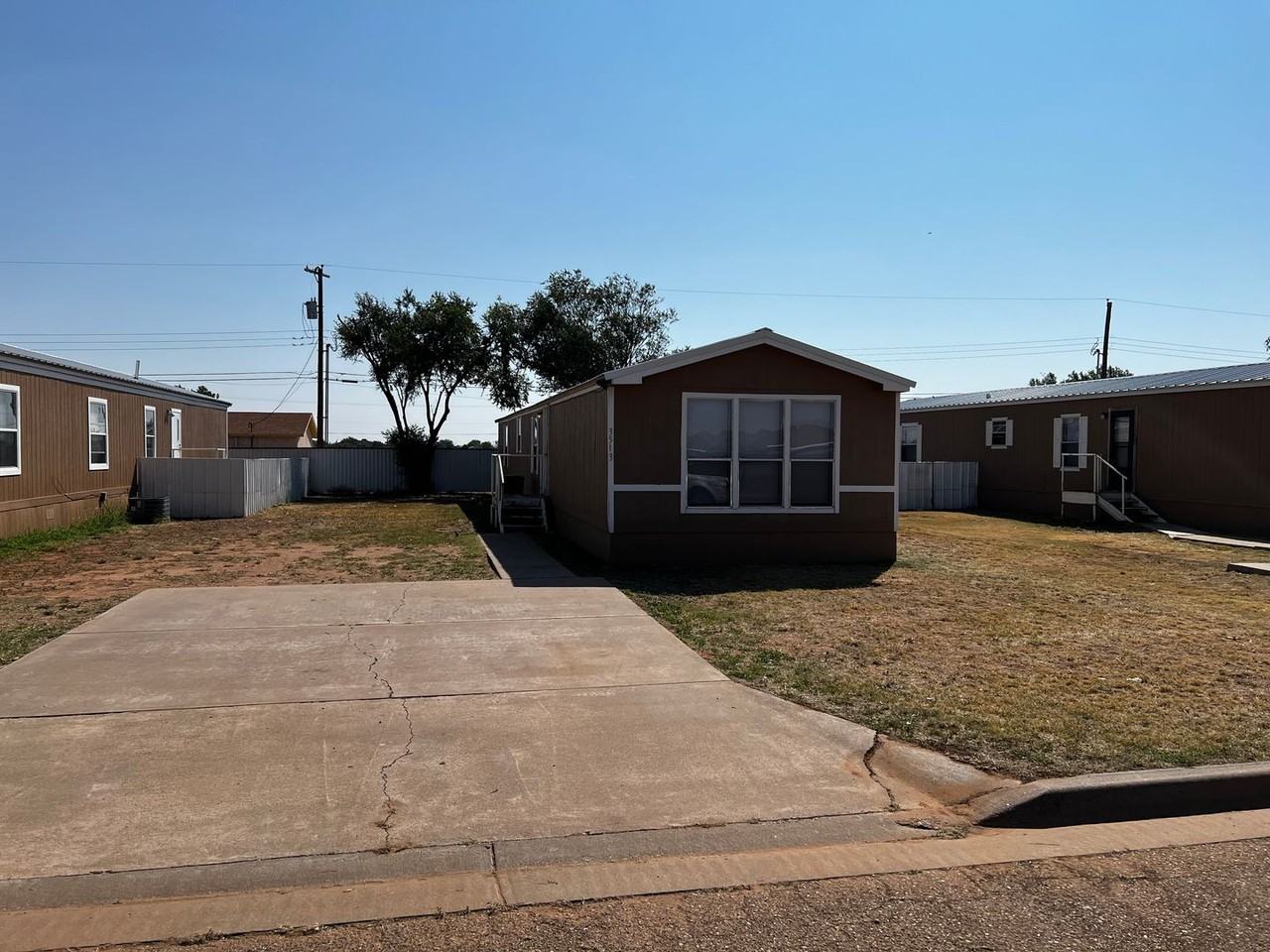 3513 Cesar Chavez Dr - Photo 3 of 34