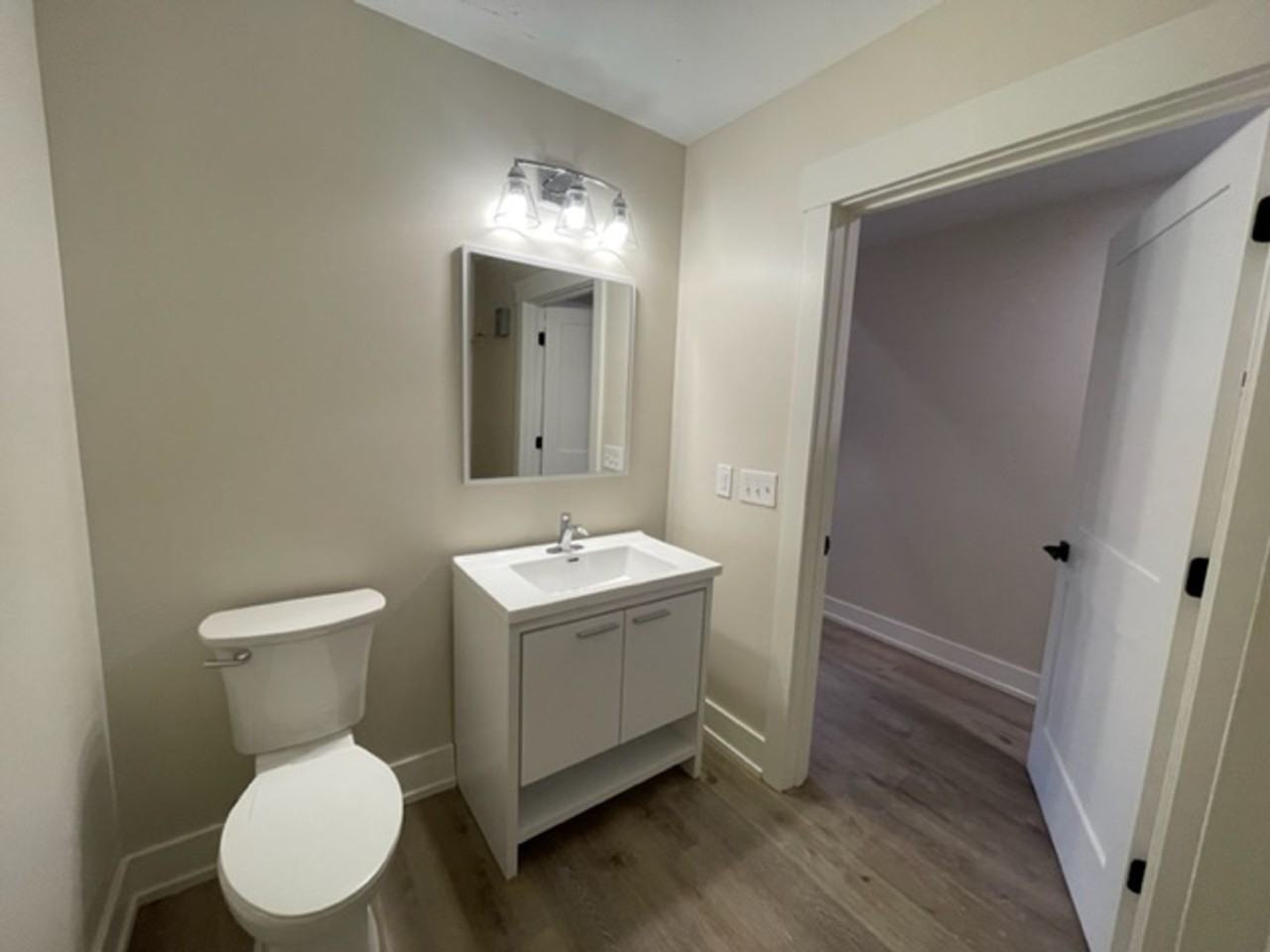 Beautiful Studio and One Bedrooms West Grand Neighborhood - Photo 5 of 30
