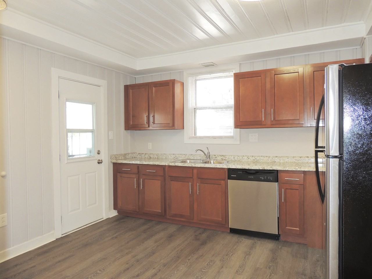 3554 Antisdale Ave - Photo 5 of 17