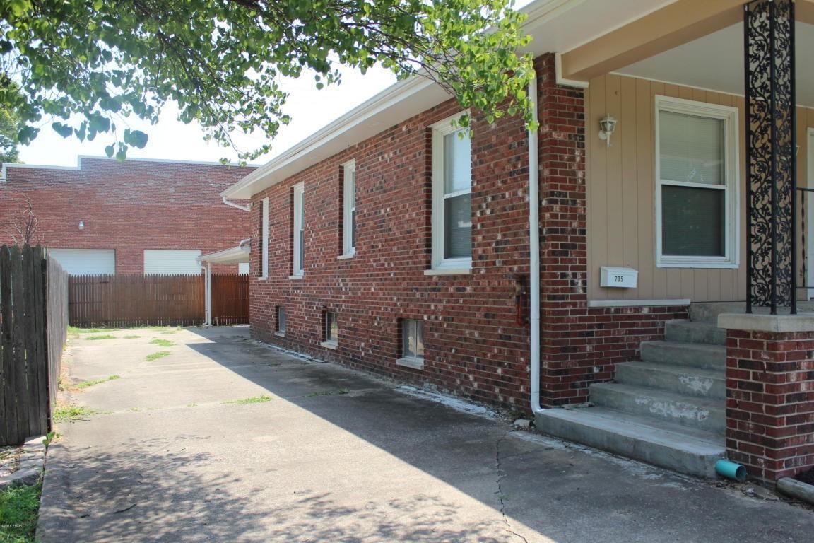 705 N Van Buren St - Photo 2 of 24