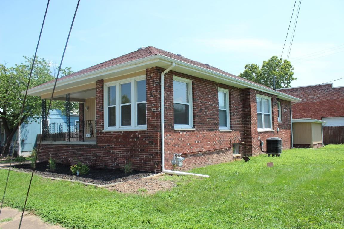 705 N Van Buren St - Photo 3 of 24