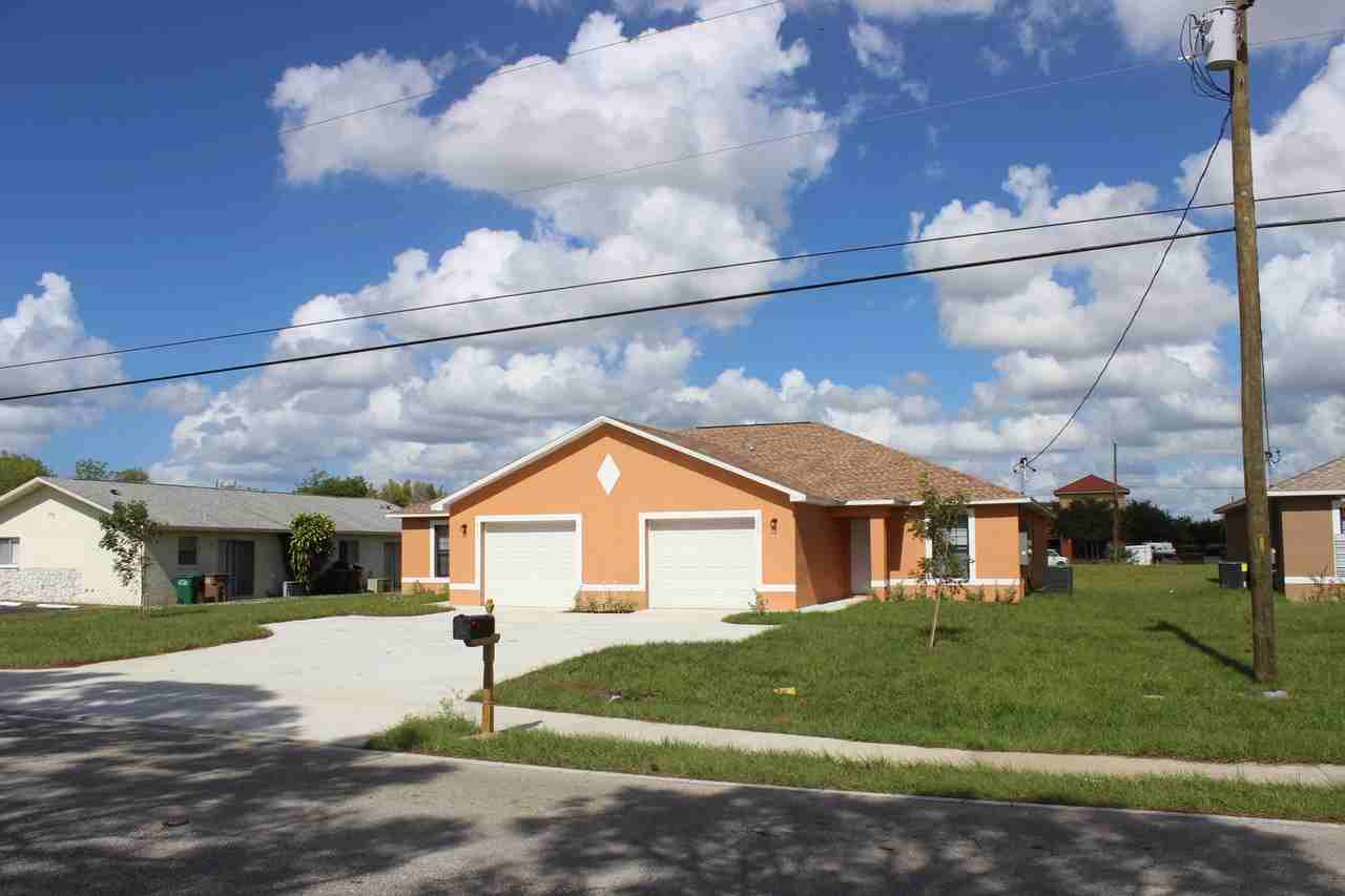 407/409 Hancock Bridge Pkwy - Photo 2 of 14