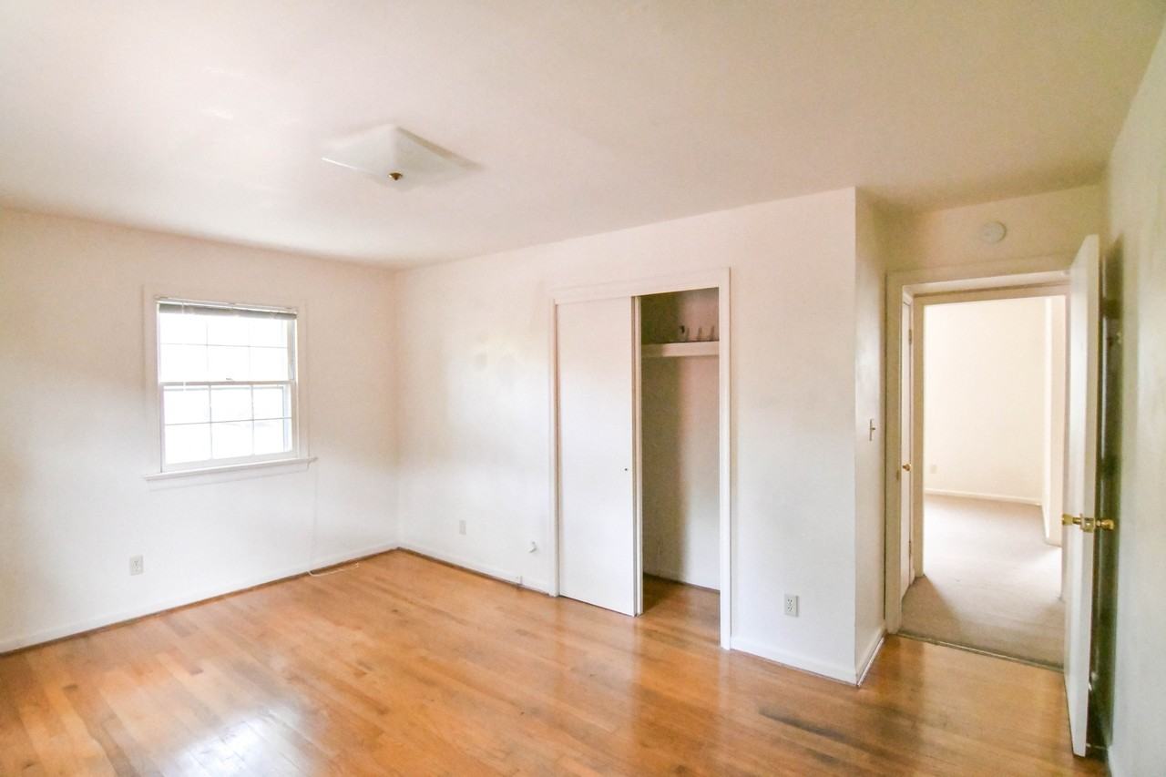 109 Kent Terr - Photo 5 of 13