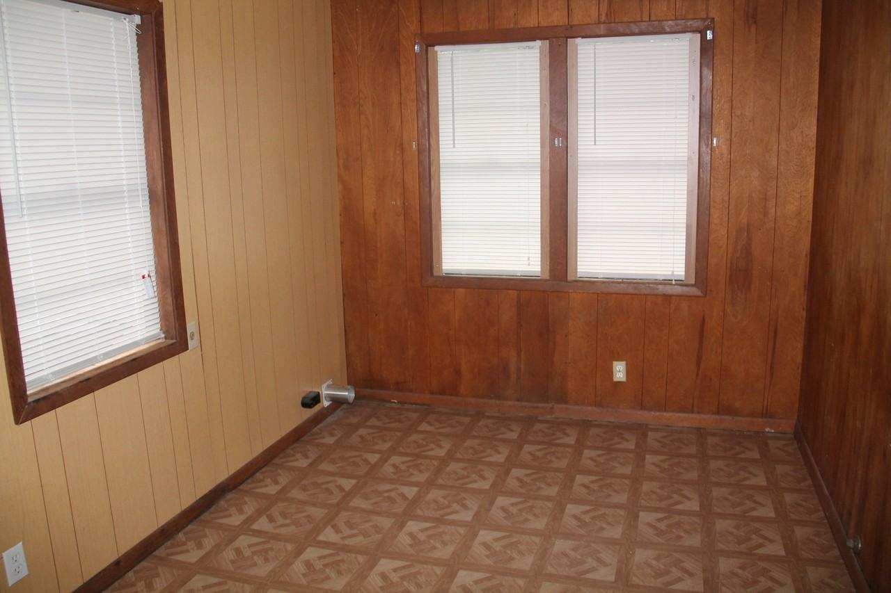 414 Ruth St - Photo 3 of 10