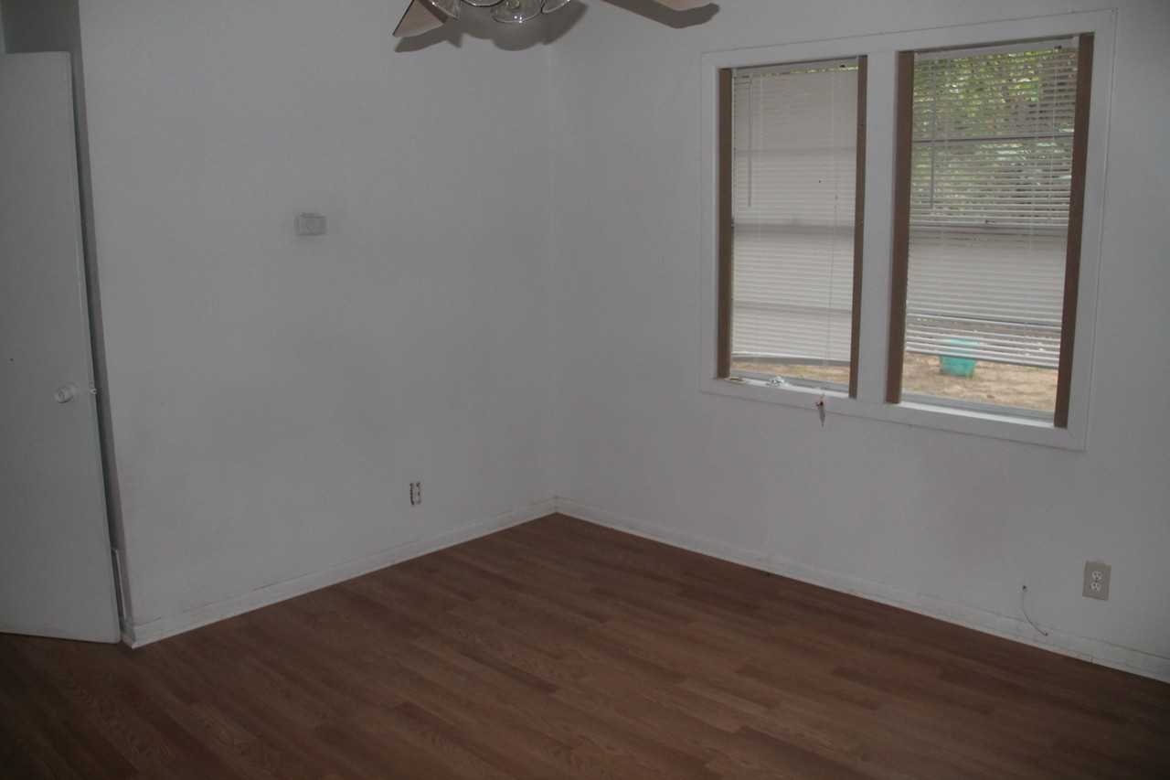 414 Ruth St - Photo 5 of 10