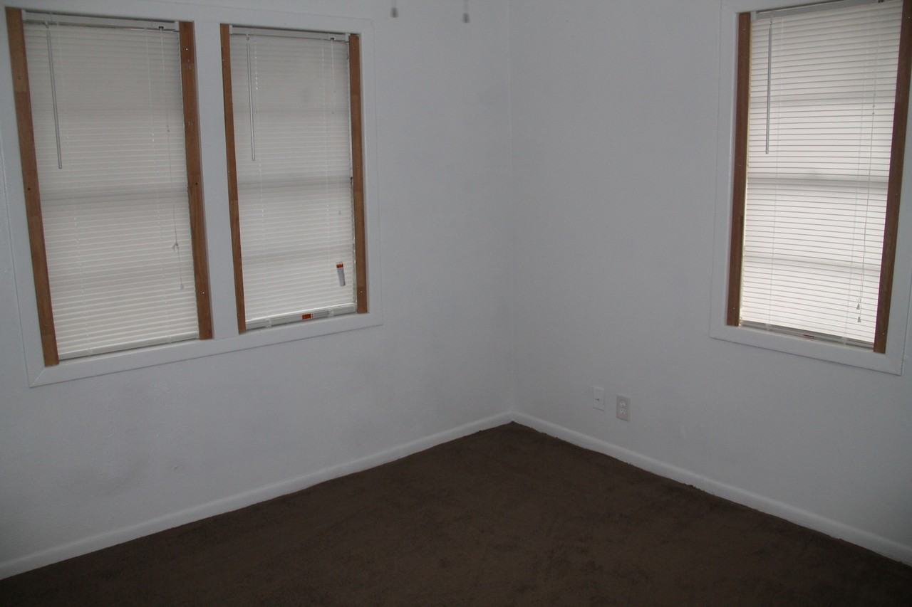 414 Ruth St - Photo 7 of 10
