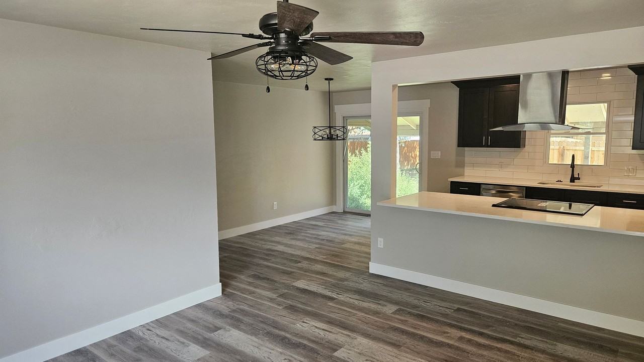 1614 Leila Dr - Photo 2 of 17