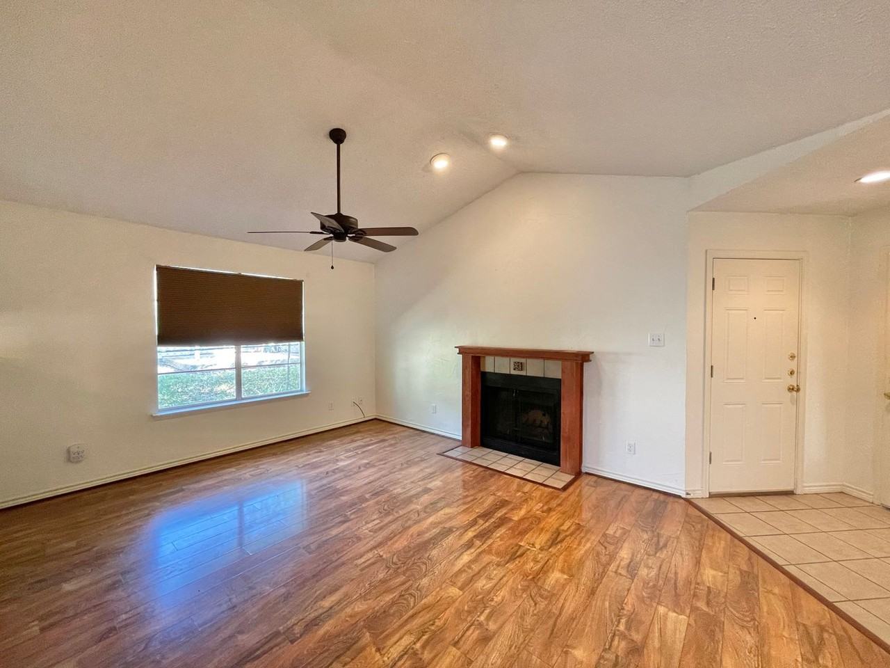 4005 Trotwood Trl - Photo 3 of 20