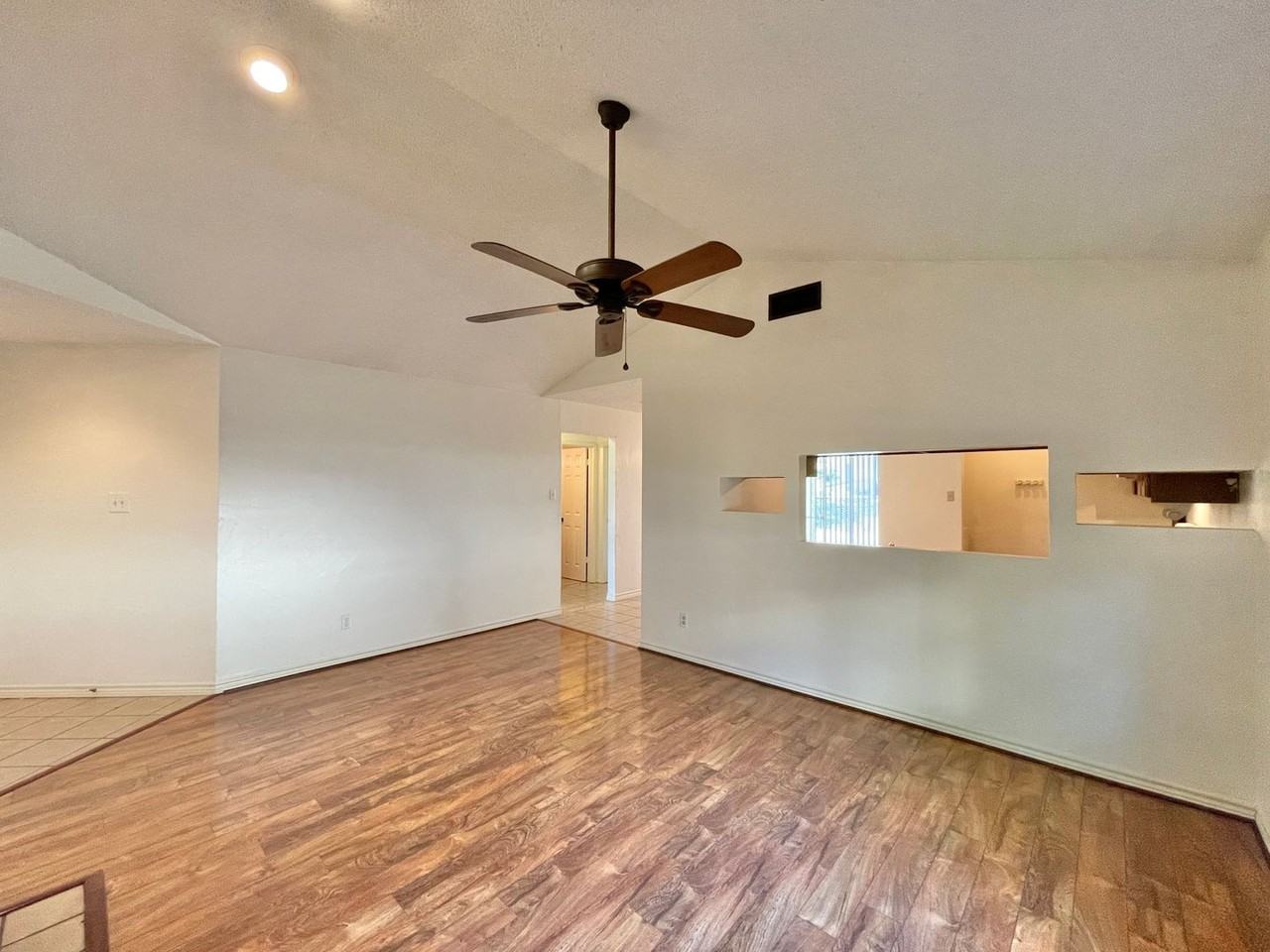 4005 Trotwood Trl - Photo 4 of 20