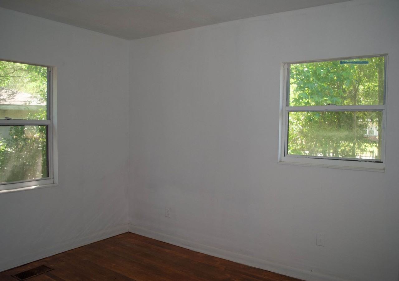 700 Apache St - Photo 5 of 8