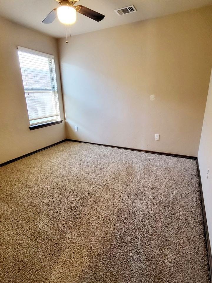 2601 Fawn Lily Rd - Photo 3 of 30