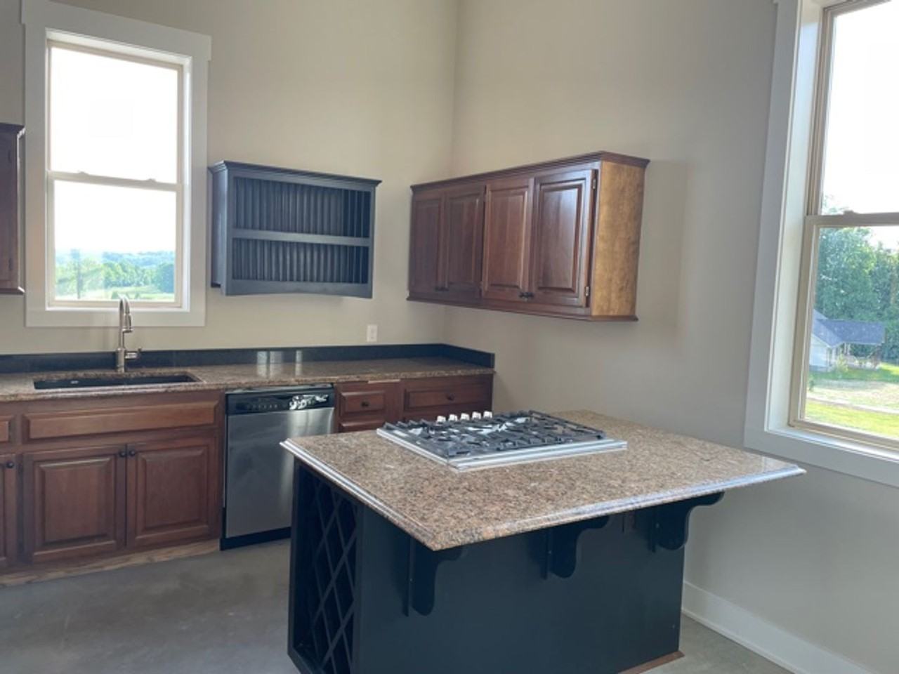 812 Davis Ln - Photo 3 of 13