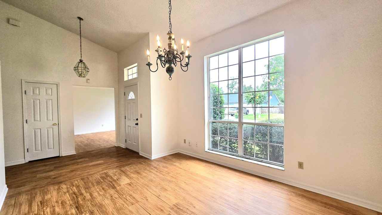 8636 Charlesgate Cir N - Photo 2 of 25