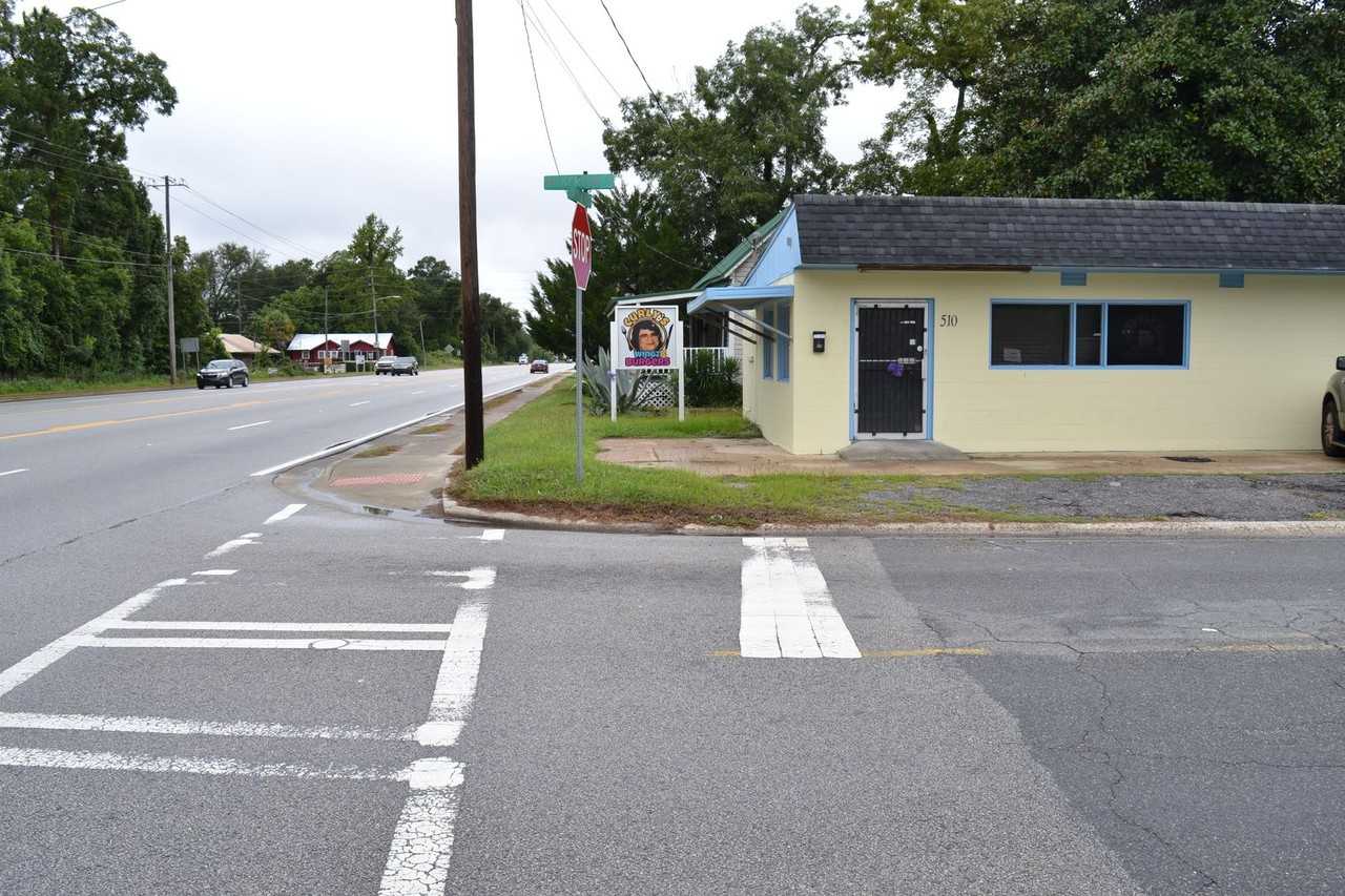 1021 S Georgia Pkwy E - Photo 2 of 10