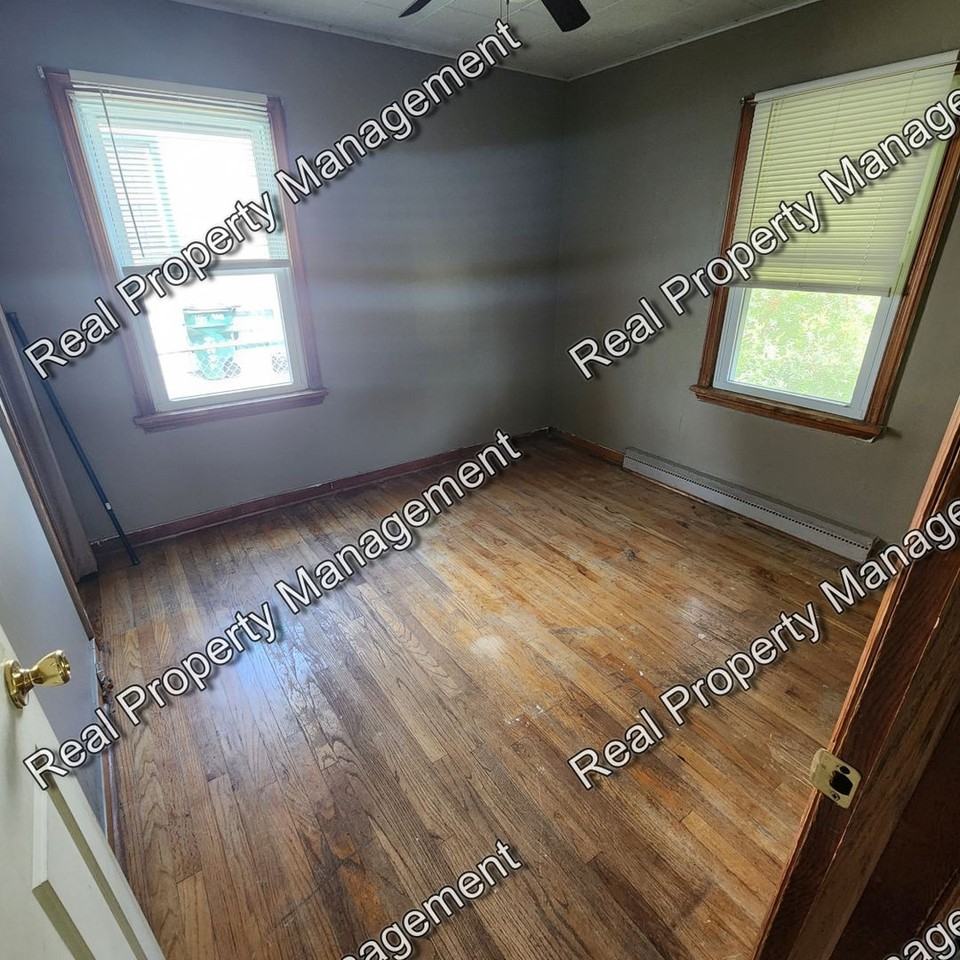 7428 Mccook Ave - Photo 5 of 9
