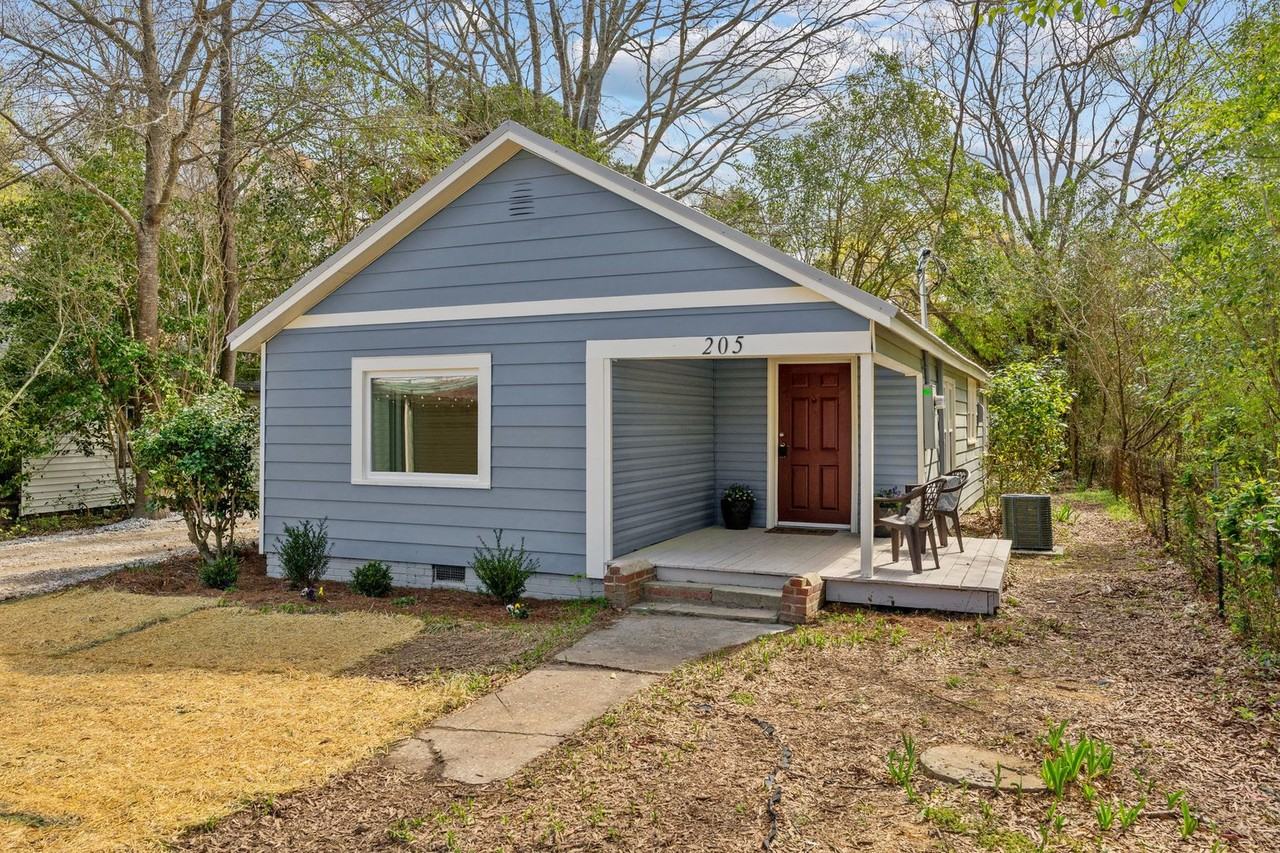 205 2nd St - Photo 2 of 31