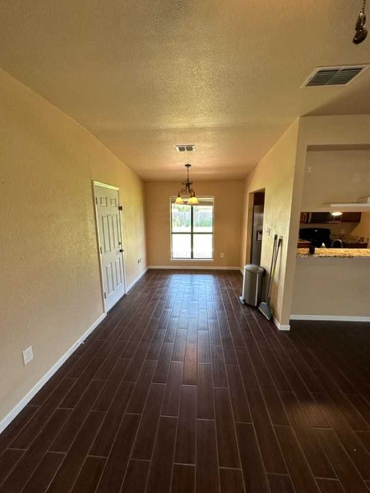 3949 Purdue Ln - Photo 4 of 13