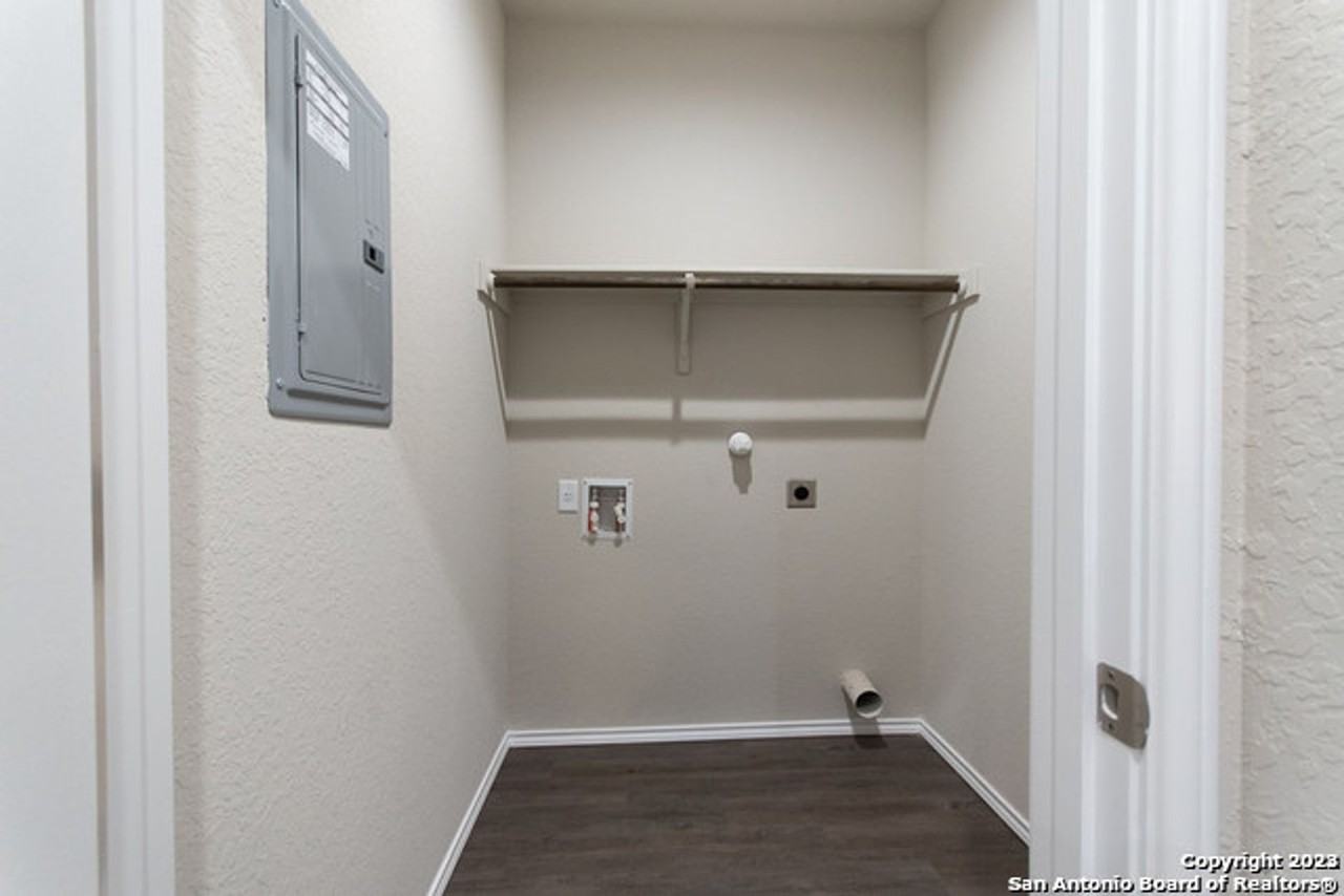 609 Asher's Place - Photo 5 of 18