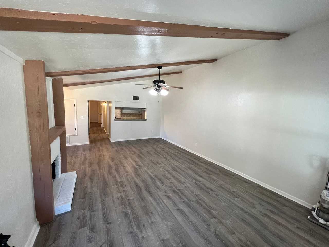 304 Campbell St - Photo 5 of 14