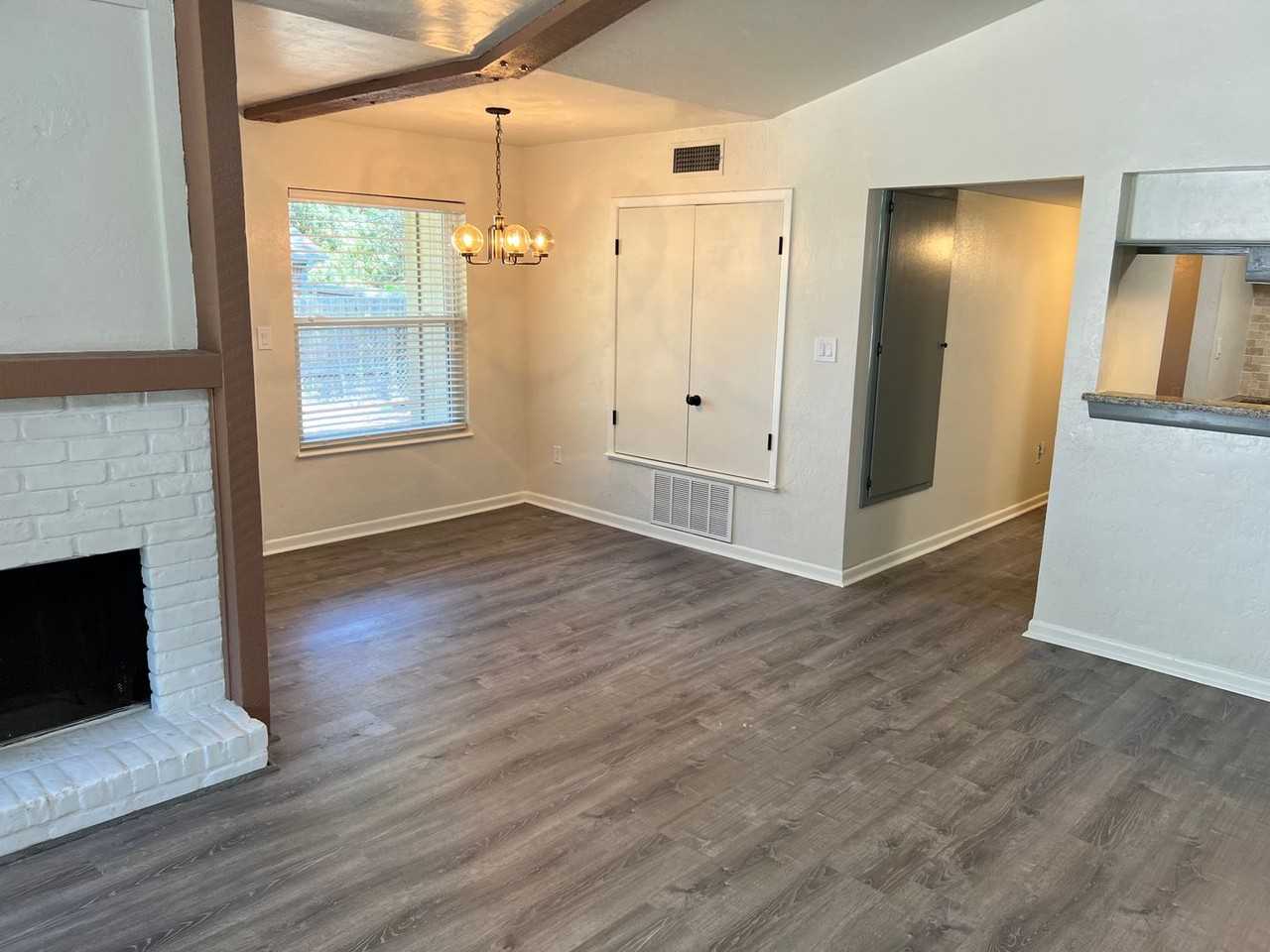 304 Campbell St - Photo 7 of 14