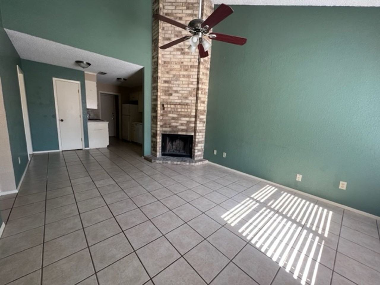 1 Teakwood St - Photo 3 of 12