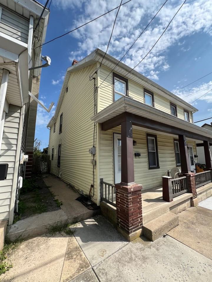 503 N Pitt St - Photo 2 of 12