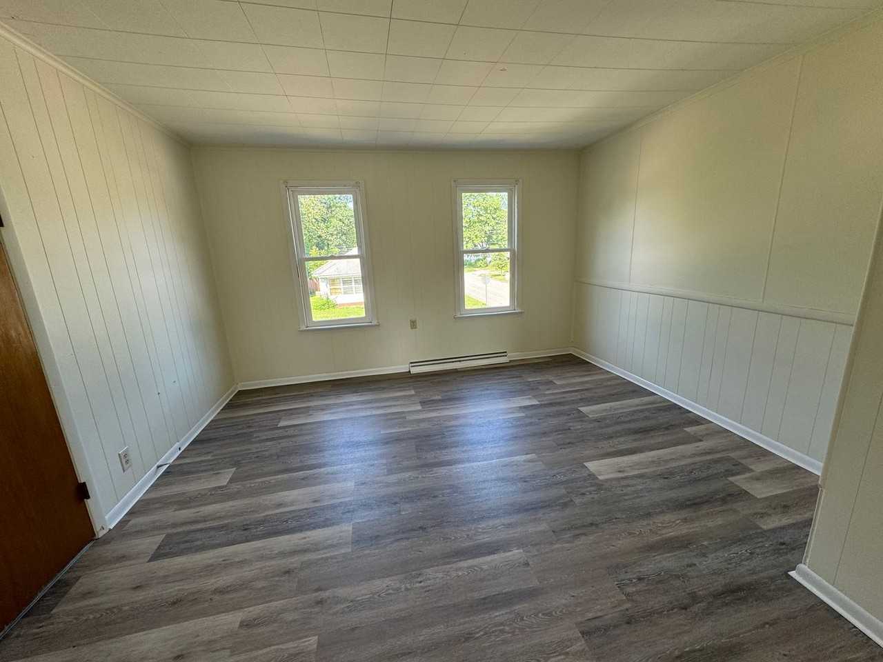 804 S 24th St - Photo 2 of 9