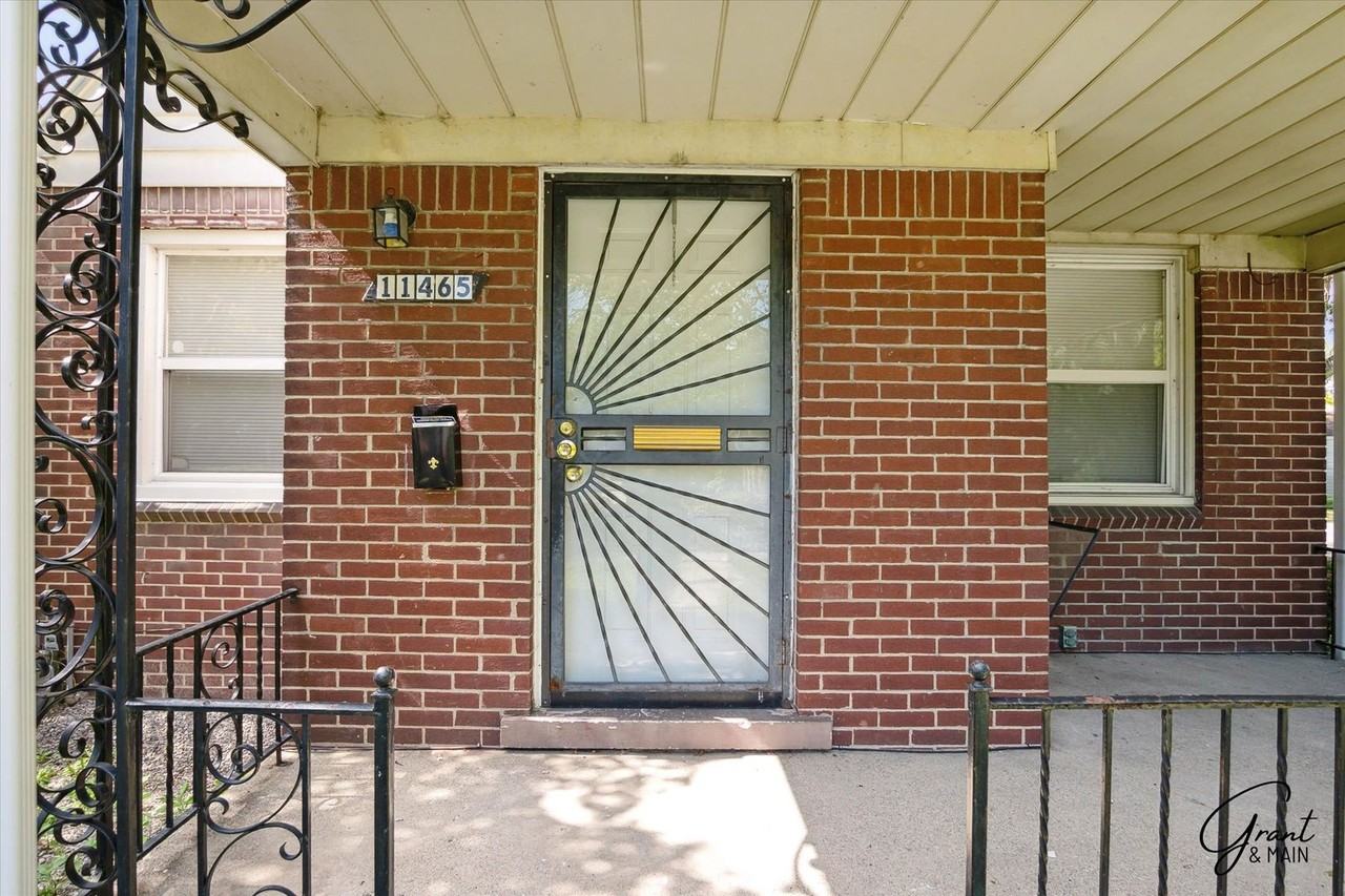 11465 Rossiter St - Photo 2 of 14